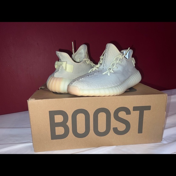 YEEZY 350 v2 butters